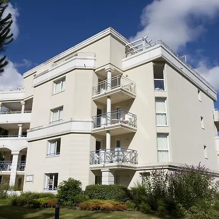 Pierre & Vacances Royal Park 호텔 3*